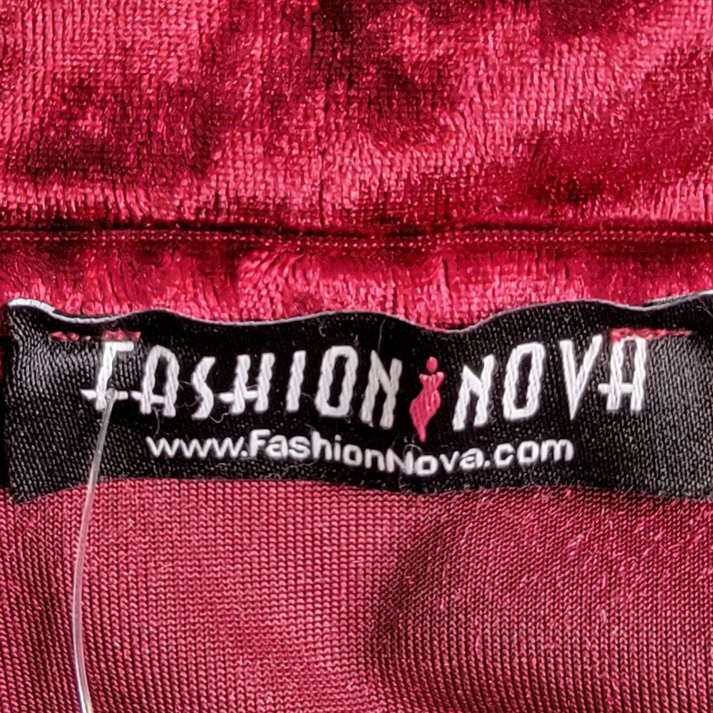 NWT Fashion Nova Burgundy Crushed Velvet Dress- Size M - Picture 5 of 8